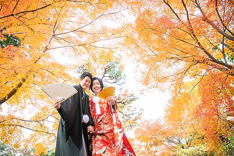 結婚式ロケーションフォト紅葉で前撮り撮影02