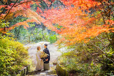 結婚式ロケーションフォト紅葉で前撮り撮影06