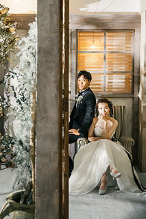 フォトスタジオで韓国風ウエディングフォト撮影01