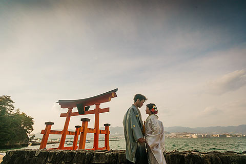 宮島で美しいウエディングフォト撮影12