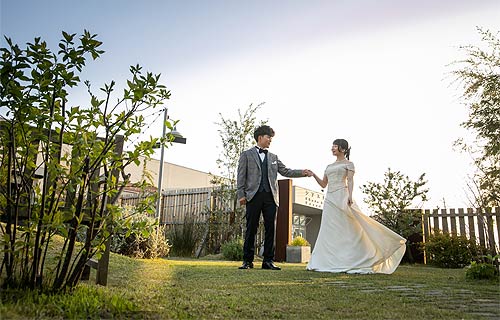 浜松志都呂の写真館で広々としたガーデンでの結婚式前撮り撮影
